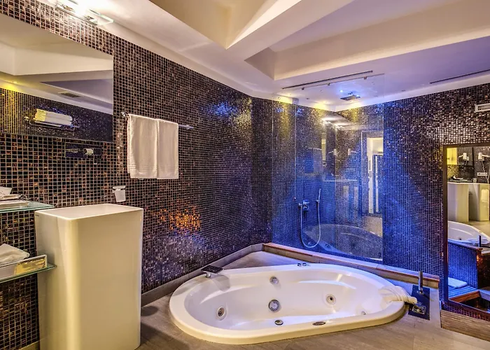 Hotel Trevi Collection - Gruppo Trevi 4*